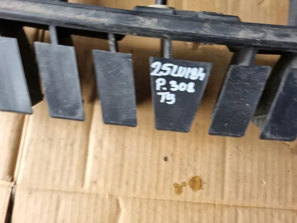 PEUGEOT 308 T9 II SW Deslizamento de Para-choque Traseiro OEM 9800981980 image 6