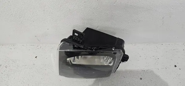 Farol de neblina dianteiro lado esquerdo Volkswagen T-Cross 2020 OEM image 2