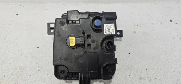 Farol de neblina dianteiro lado esquerdo Volkswagen T-Cross 2020 OEM image 9