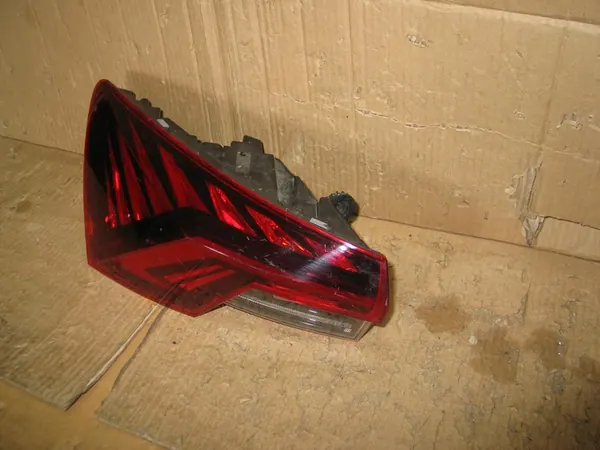 Luz trasera LED izquierda Skoda Octavia IV 5E3945207A image 9