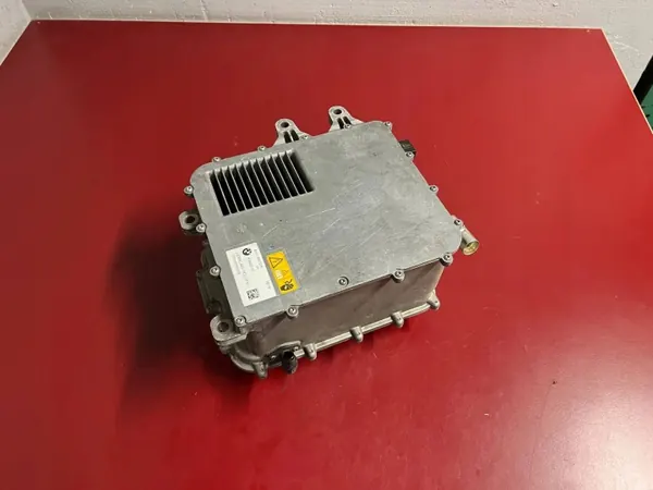 Inversor BMW i3 OEM 8647316 - Pieza usada image 3