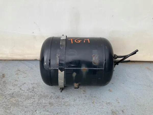 MAN TGM/TGL/TGX/TGS 30L ilmasäiliö OEM 81514010239 image 2