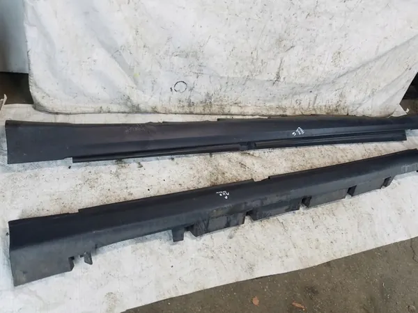 Garniture latérale Ford Mondeo MK5 HB image 2