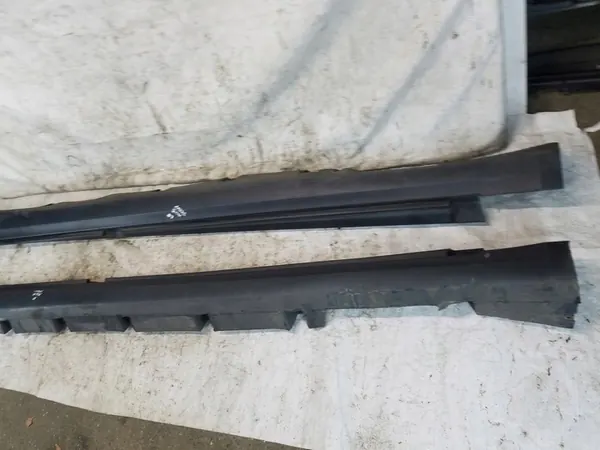 Garniture latérale Ford Mondeo MK5 HB image 3