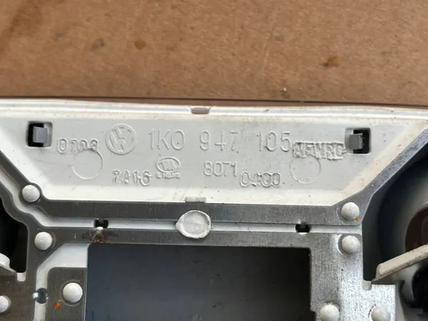 Plaquette Éclairage Cabine VW Passat B6 OEM 3C0035624 image 3