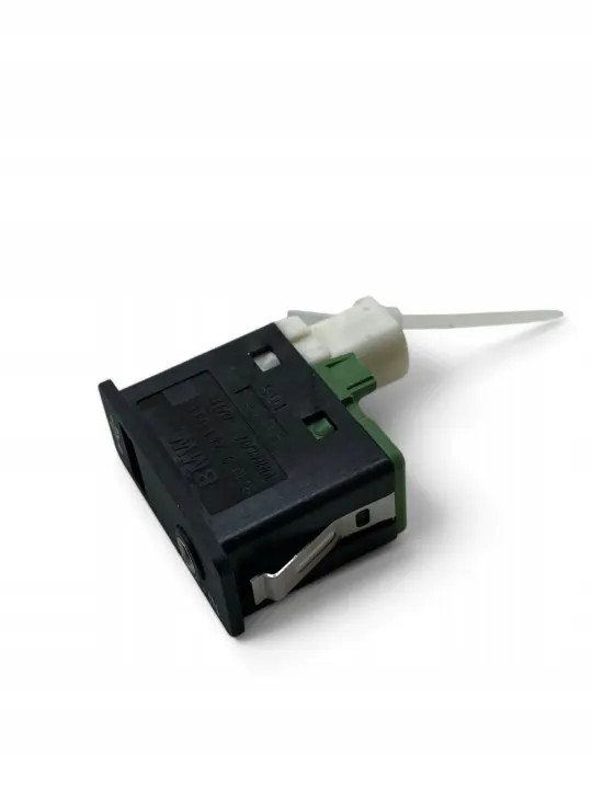 Enchufe USB BMW OEM 9241331 para X1 E84 2015 image 3