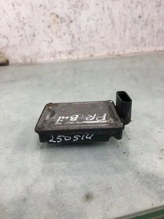 Radar SEAT ARONA OEM 2Q0907561B - Pièce d'occasion image 2