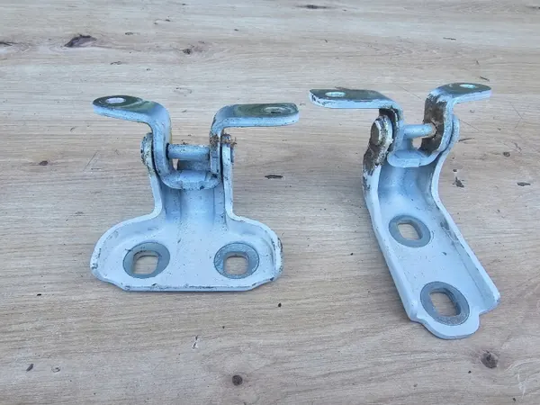 OEM ZAWIASY DRZWI LEWY TYŁ TYLNE OPEL MOKKA Z40R GAZ KOMPLET image 2