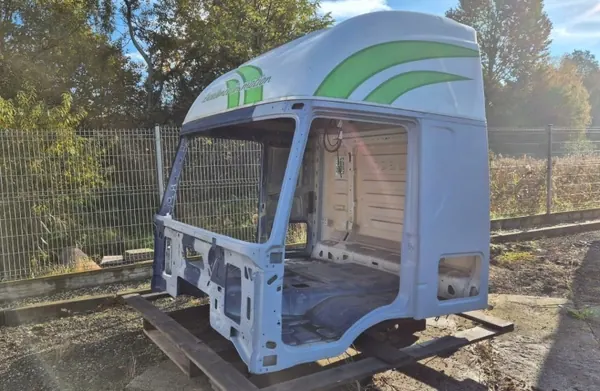 Squelette de cabine OEM KABINA GOŁA STRALIS pour IVECO Stralis NP image 6