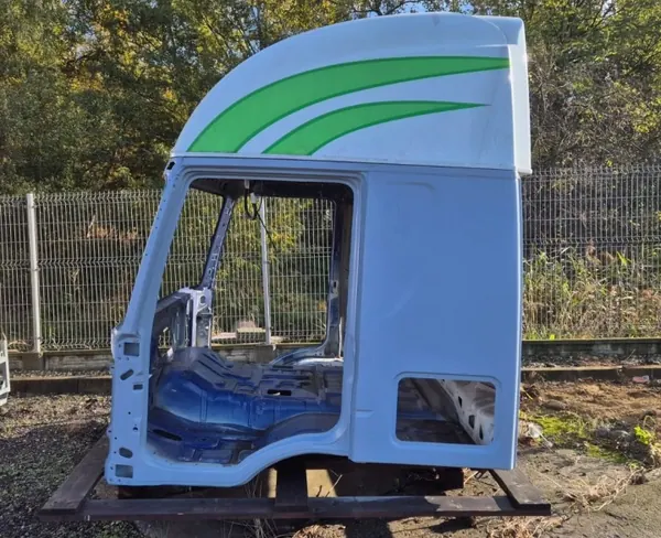 Squelette de cabine OEM KABINA GOŁA STRALIS pour IVECO Stralis NP image 7