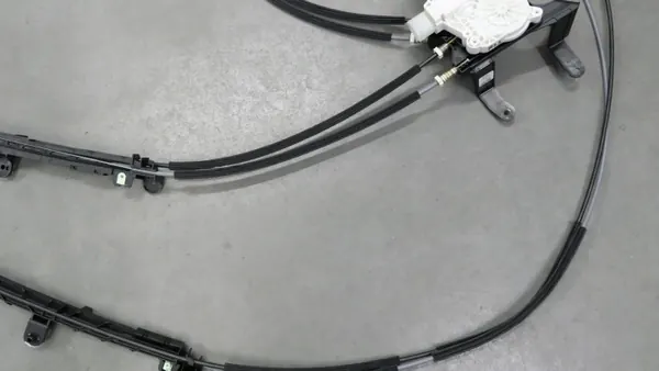 BMW G31 Rolladen-Hebegetriebe OEM 7385491 image 3