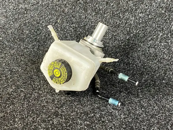 Gebrauchter Bremsflüssigkeitsbehälter OEM 00.000.51N image 4