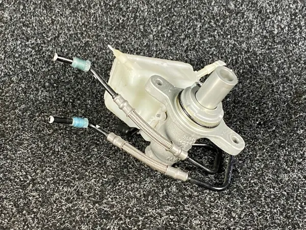 Gebrauchter Bremsflüssigkeitsbehälter OEM 00.000.51N image 5
