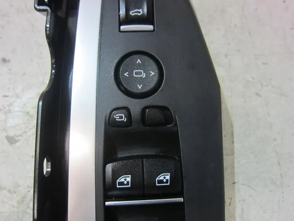 BMW X3 G01 G20 G30 G05 Raam Bediening Paneel 6832729 image 3