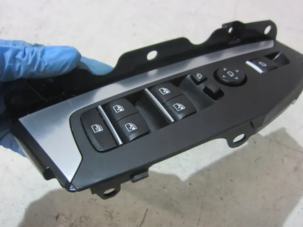 BMW X3 G01 G20 G30 G05 Raam Bediening Paneel 6832729 image 5