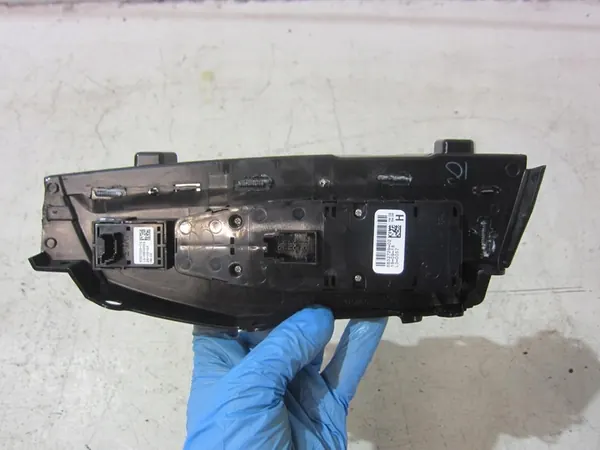 BMW X3 G01 G20 G30 G05 Raam Bediening Paneel 6832729 image 8