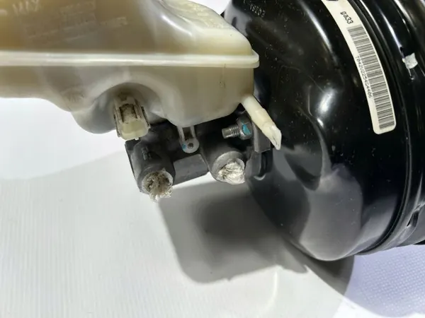 Jarruservo pumppu OEM 04581644AE Dodge Chargerille image 6