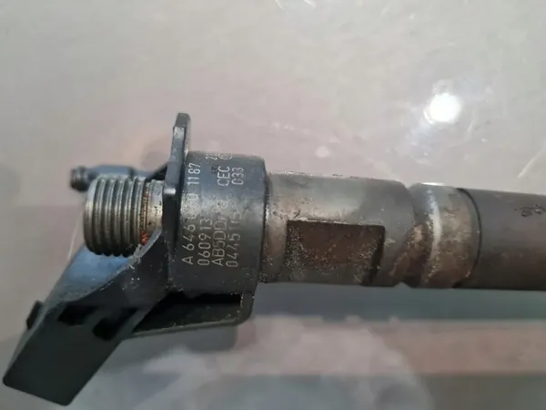 Inyector de combustible Mercedes-Benz OE A6460701187 image 5