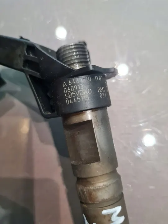 Inyector de combustible Mercedes-Benz OE A6460701187 image 6