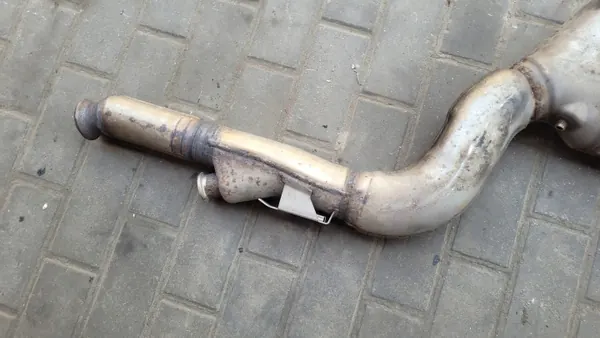 Mercedes W205 1.6 CDI Silenciador Central OEM A2054900614 image 10
