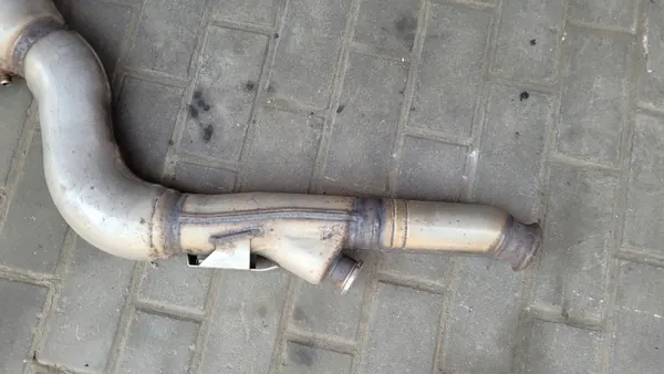 Mercedes W205 1.6 CDI Silenciador Central OEM A2054900614 image 5