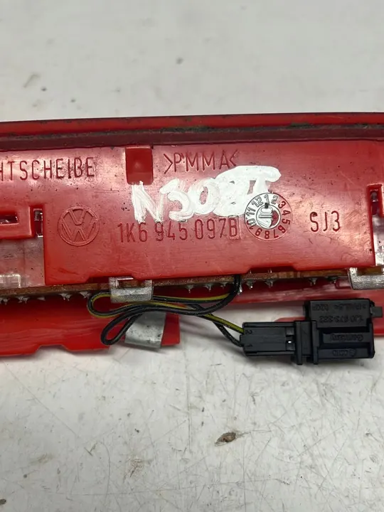 Lisäjarruvalo Volkswagen OE 1K6945097B image 2