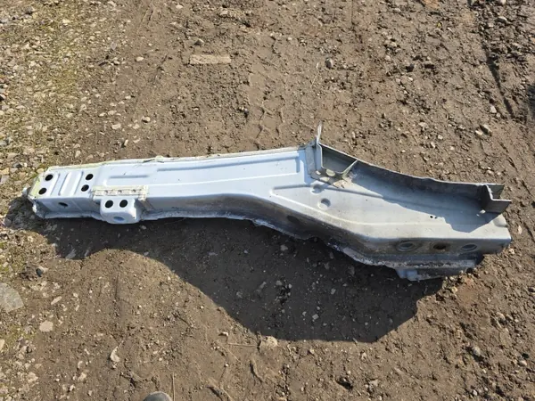 Mercedes-Benz VITO W447 Etu Oikea Lokasuoja OEM image 3