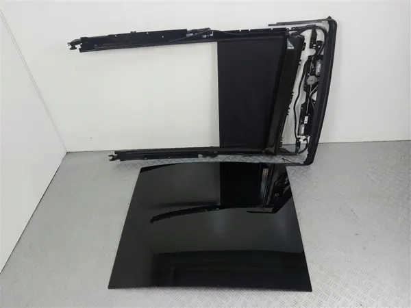 Techo solar Ford usado OEM LJ6B-F502F02-AA para Kuga MK3 image 2