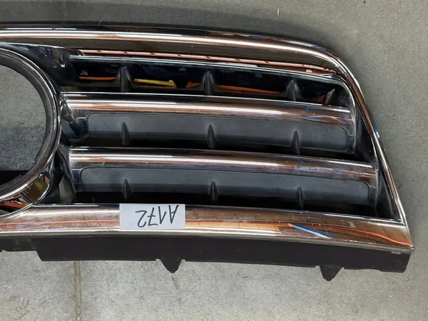 Volkswagen OE 7L6853651A grille chrome image 3