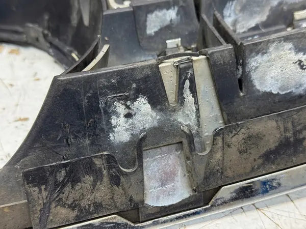 Volkswagen OE 7L6853651A grille chrome image 8