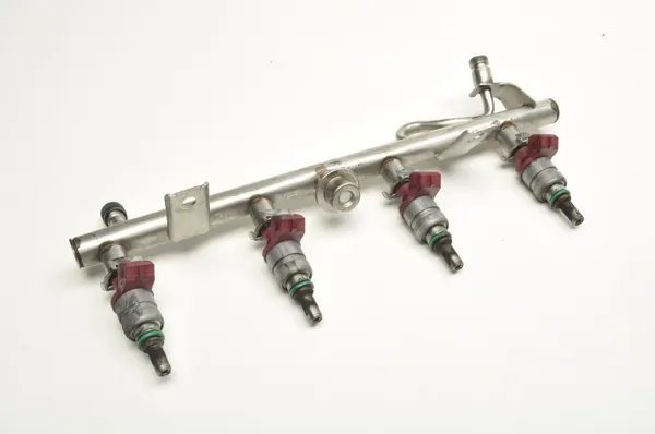 Carril inyector Mercedes OEM A2710780023 A2720780092 image 2