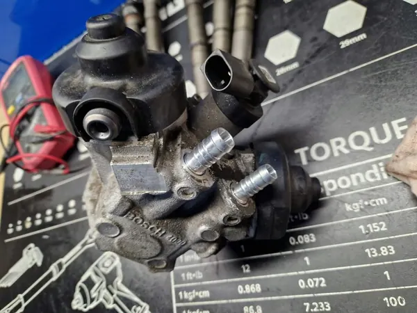 Bränslepump AUDI A4 B8 2.7 3.0 TDI image 3