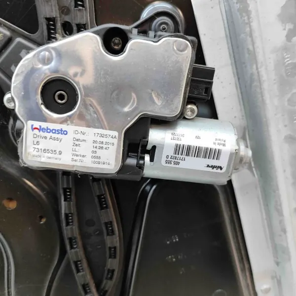 BMW kattoluukku OEM 7331228 7-sarja G11/G12 2017 image 7