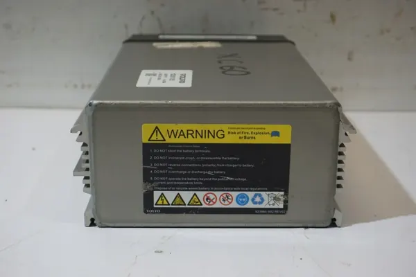 Volvo XC60 II Batteri OEM 32301105 - 8Ah Begagnad image 5