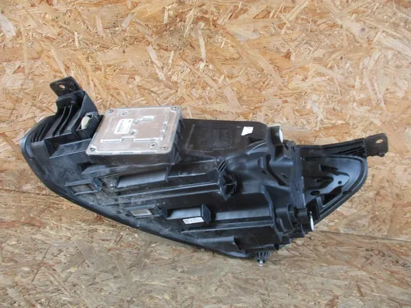 Oikea Etuvalaisin Ford Focus MK4 Full LED image 9