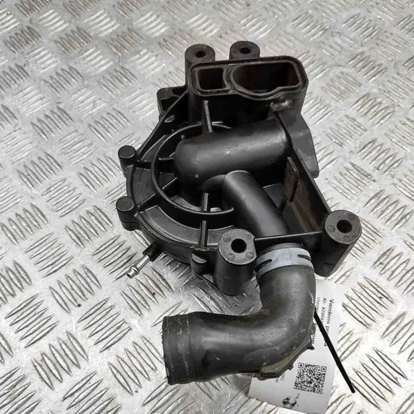 Vattenpump Mercedes-Benz C (W205) A6512000682 image 2