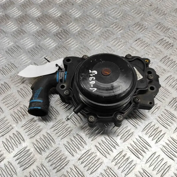 Vattenpump Mercedes-Benz C (W205) A6512000682 image 3