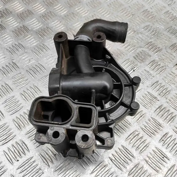 Vattenpump Mercedes-Benz C (W205) A6512000682 image 4