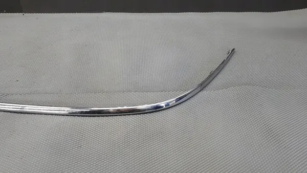 Moldura de parachoques delantero izquierdo Mercedes A2208850174 image 3