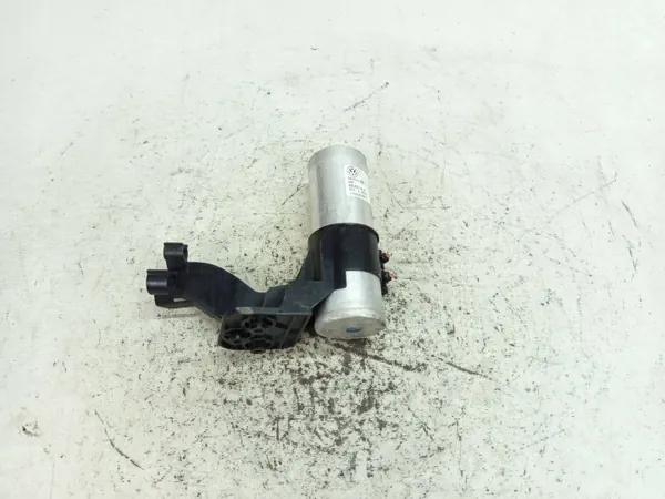Audi R8 AC-kondensaattori OEM 4S0820191D - Käytetty image 2