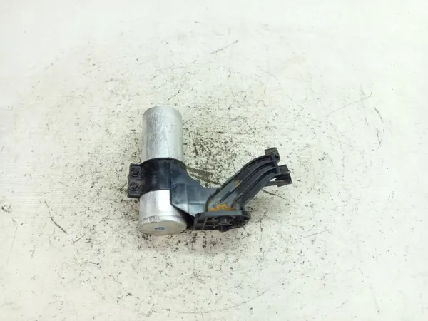 Audi R8 AC-kondensaattori OEM 4S0820191D - Käytetty image 3