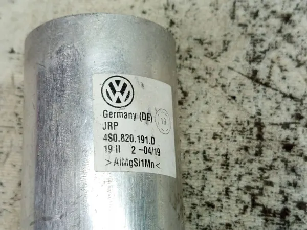 Audi R8 AC-kondensaattori OEM 4S0820191D - Käytetty image 5