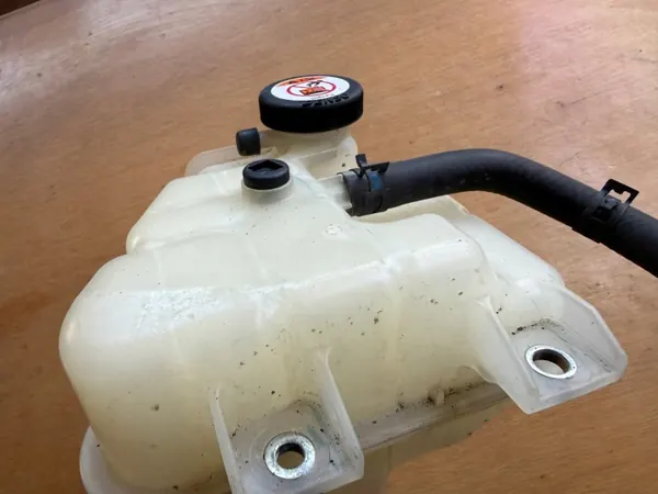 Toyota OE vesipaisuntasäiliö OEM ZBIORNICZEK WYRÓWNAWCZY WODY image 7