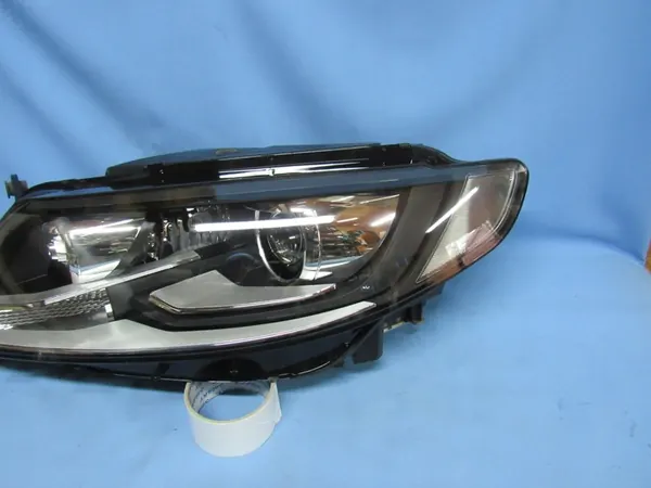 Vasen VW Passat CC 3C8 Lift Bi-Xenon Valo image 3