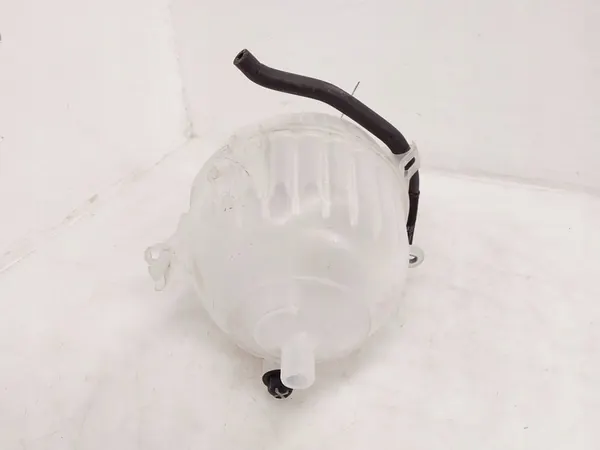 Audi E-Tron Ausgleichsbehälter 4KE121405A image 2