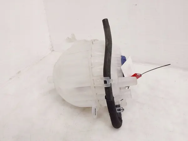 Audi E-Tron Ausgleichsbehälter 4KE121405A image 3