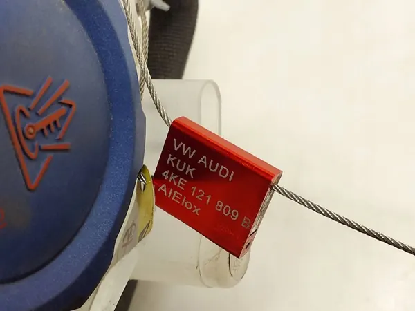 Audi E-Tron Ausgleichsbehälter 4KE121405A image 6