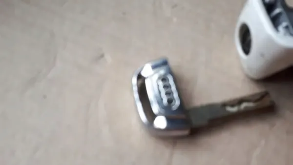 Audi SQ5 Q5 dörrlåscylinder OEM 8R1837167B image 9
