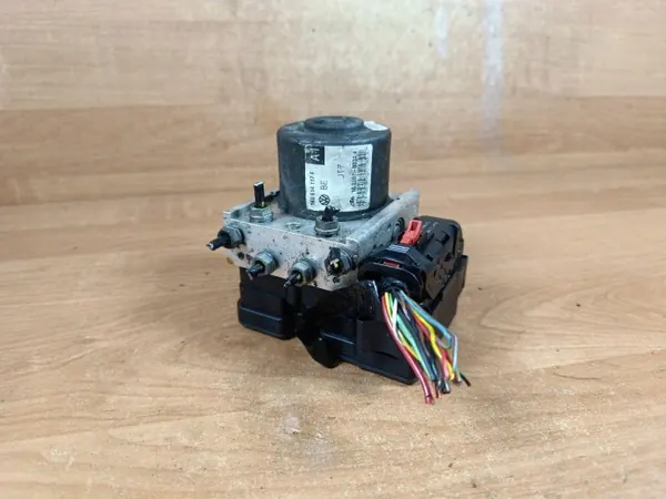 Bomba ABS OEM 1K0907379N para VW Golf V image 2