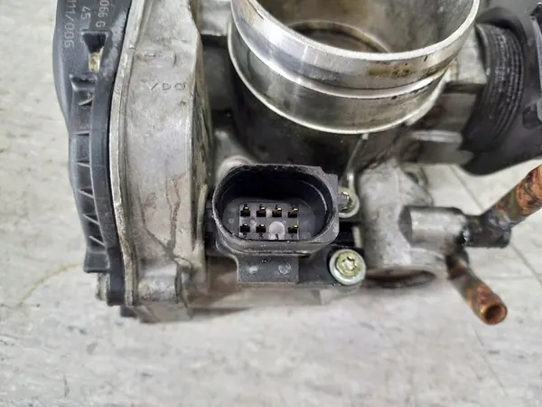 Corpo de borboleta SEAT Toledo II 1.8 20V 125CV OEM 06A 133 066G image 4